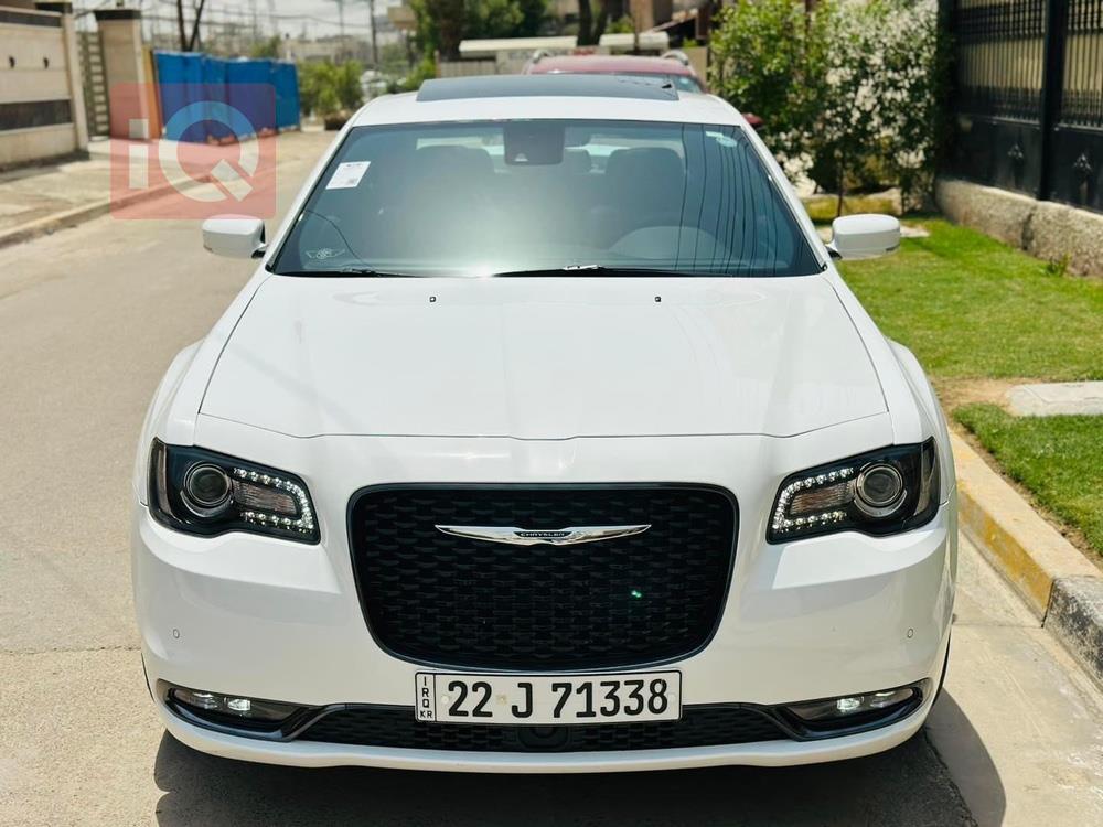 كرايسلر 300
